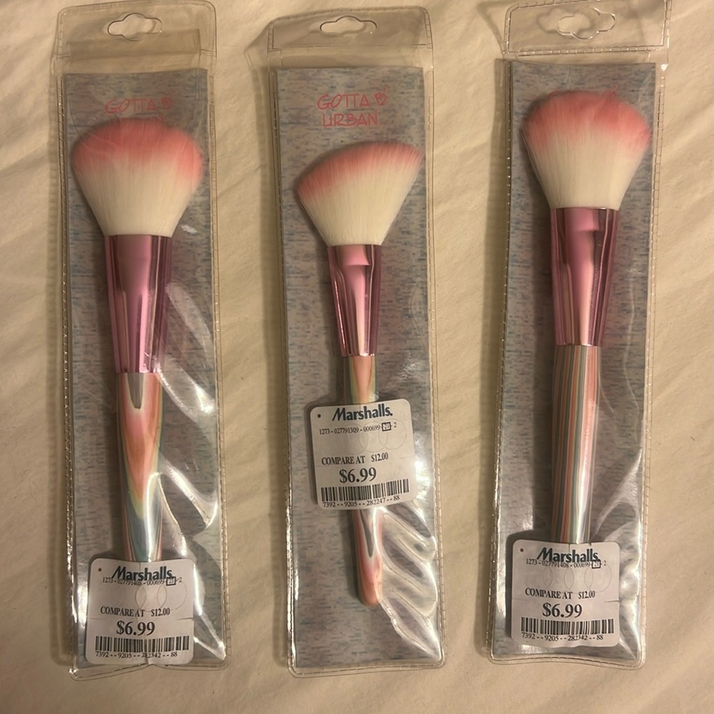 Gotta B’ Urban Designer Collection Makeup Brush Lot - 3 Brushes *NWT*​